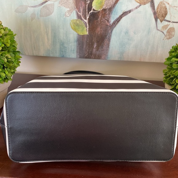 KATE SPADE ♠️ New York "Hayden"🖤BLACK & WHITE🤍 SAILING STRIPE TOP ZIP TOTE BAG - Picture 10 of 17